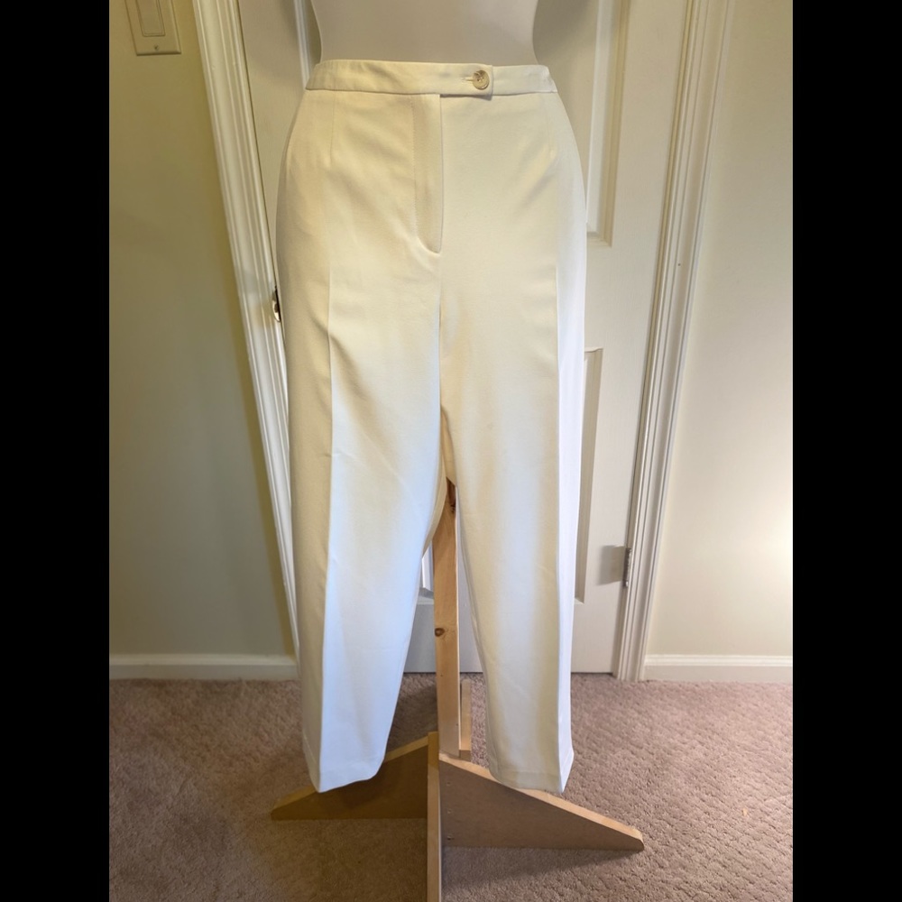 Harve Bernard - Woman’s off white trousers, Size: 12P